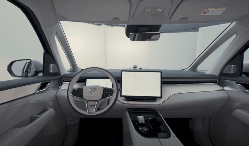 Минивэн Volvo EM90